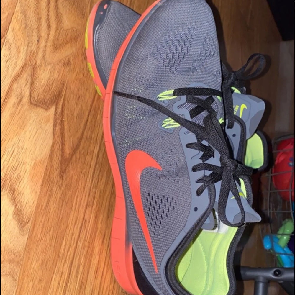 Women's Nike Tennis Shoes